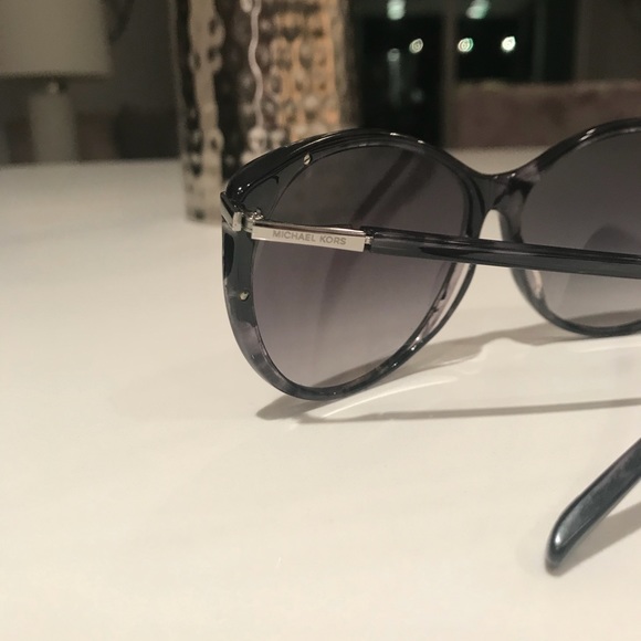 MICHAEL KORS MKS 210 Firenze Sunglasses - Picture 4 of 5